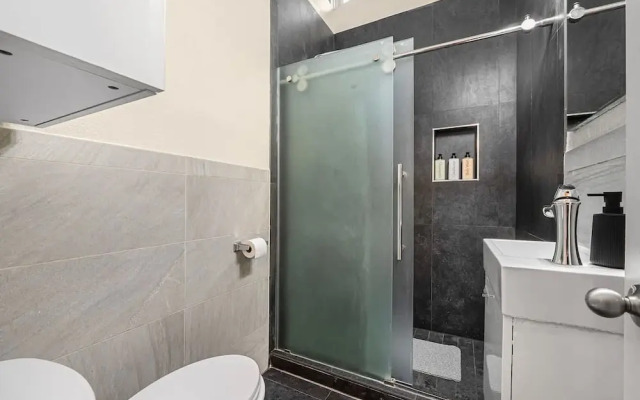 Entire 3br House With Playground