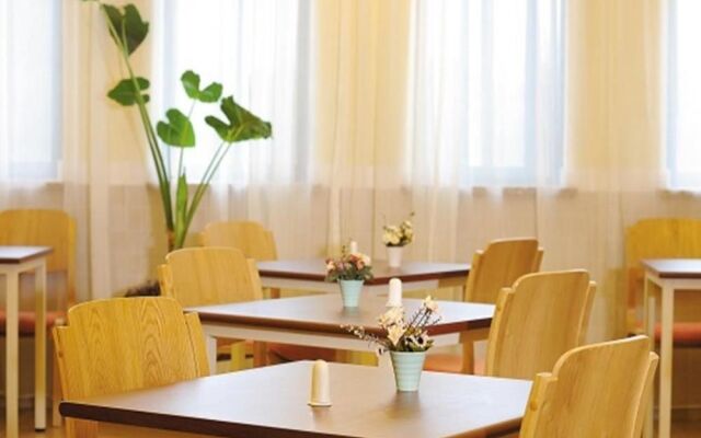 Aifeel Hotel (Zibo Liantong Road Mingqing Street Branch)