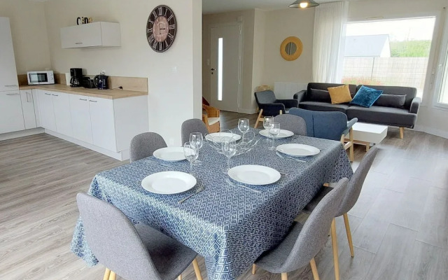 Holiday Home in Plouarzel Near Sandy Beaches