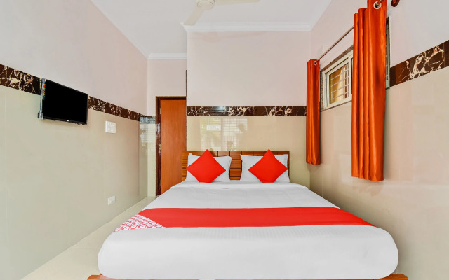 OYO 43308 Sri Sai Guru Comforts