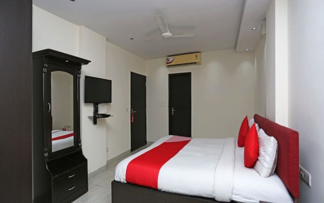 OYO 16410 Hotel Retreet