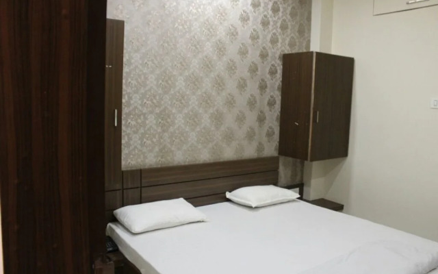 Hotel Amrit