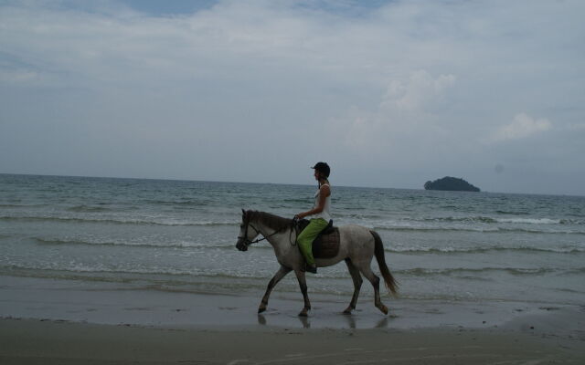 Mary Beach Hotel and Resort