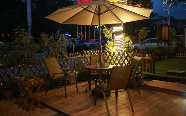 Wuyishan Old Street Hill Lodge