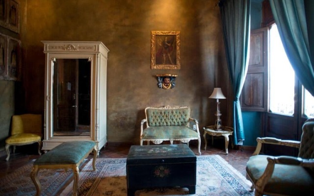 Casa Pedro Loza