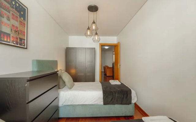 Modern Terrace 2BD Apartment by Vacationy
