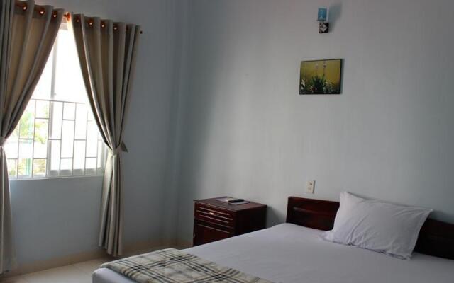 Quang Nhat Hotel