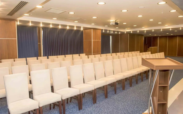 Ozgobek Ronesans Hotel De Luxe