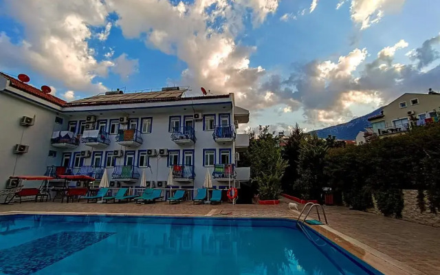 Mavi Yaprak Hotel