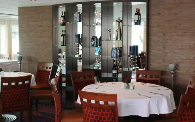 Fairtours Hotelschiff Regina Rheni Cologne