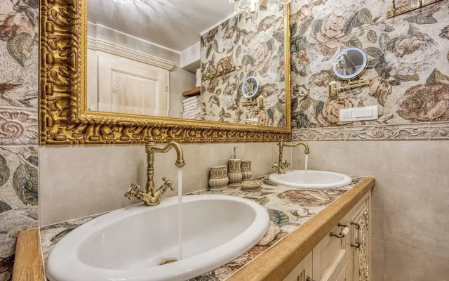 Royal Garden Suite