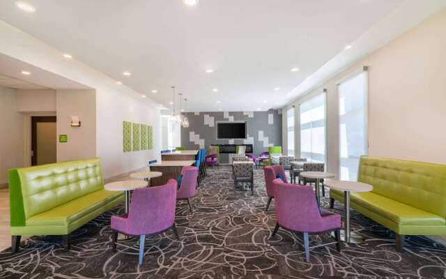 La Quinta Inn & Suites by Wyndham Mobile