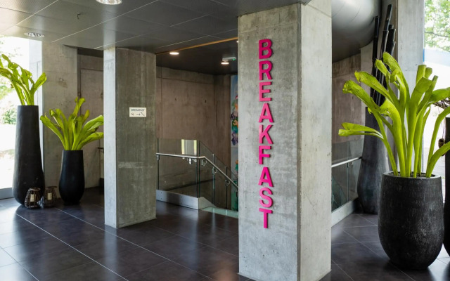 CABINN Metro Hotel