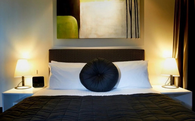 MainStay Suites Hawthorn