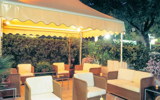 ACasaMia WelcHome Hotel
