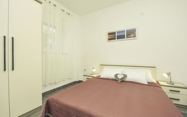 Apartment Snježana Karlobag 32186