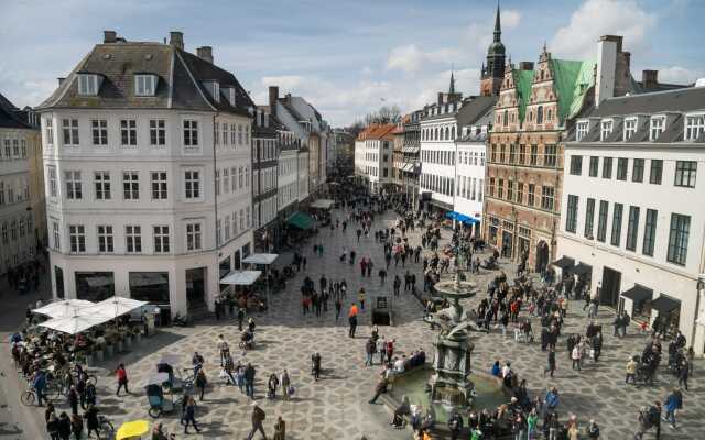 220sqm Designer Apt-balcony Heart of Copenhagen