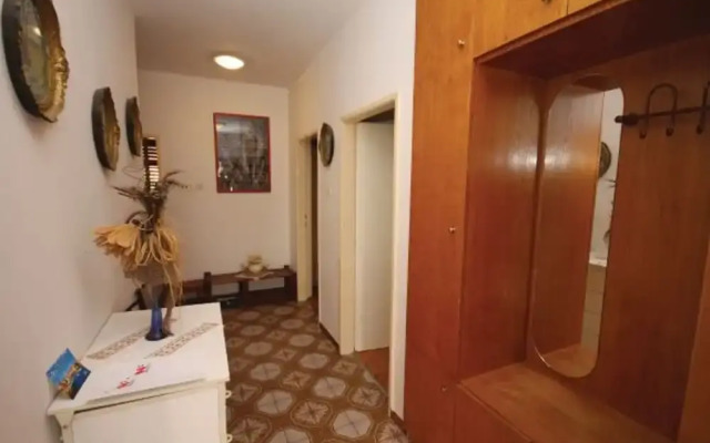 Apartment 773
