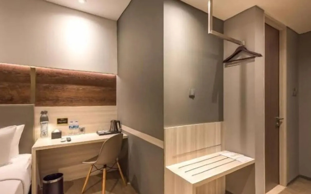 Simple Hotel Jakarta Wahid Hasyim