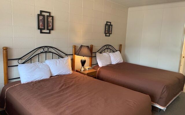 Dauphin Inn Express