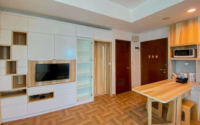 Great Location And Comfy 1Br Apartment At Capitol Park Residence