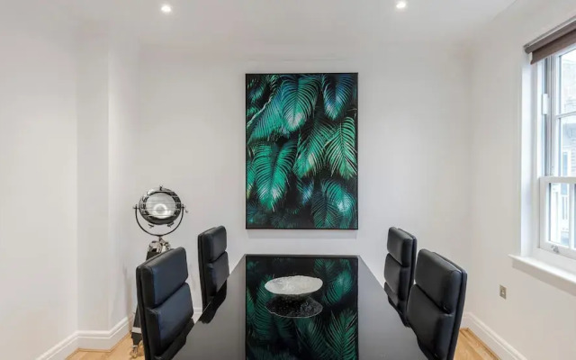 Lovely 2-bed House in Knightsbridge Central London
