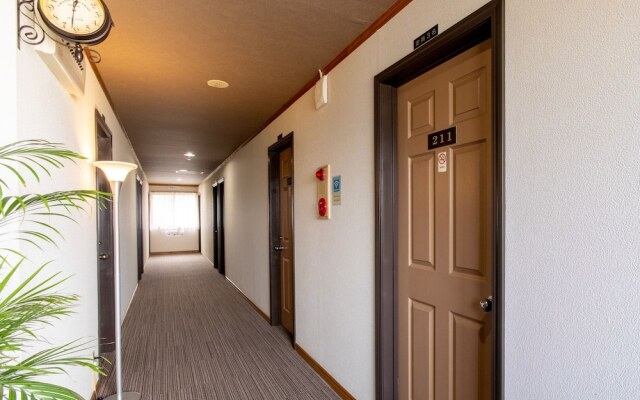 OYO Business Takahata Ekimae Hotel