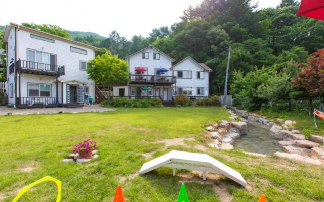 Pyeongchang Healing Hasigae Dog Pension