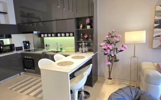 Lucentia| Elegance 2BR/ Infinity pool KLCC view – Kitchen – Kuala Lumpur