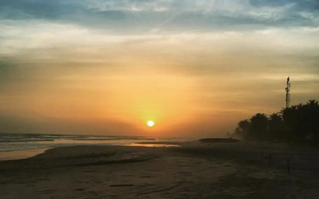 Kame Surf Camp & School Sunset Beach Bar