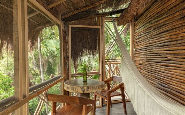 Yaxchen Tulum Cabañas & Cenote