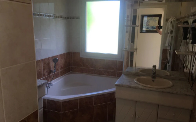 Chambres d'Hôtes La Coloniale