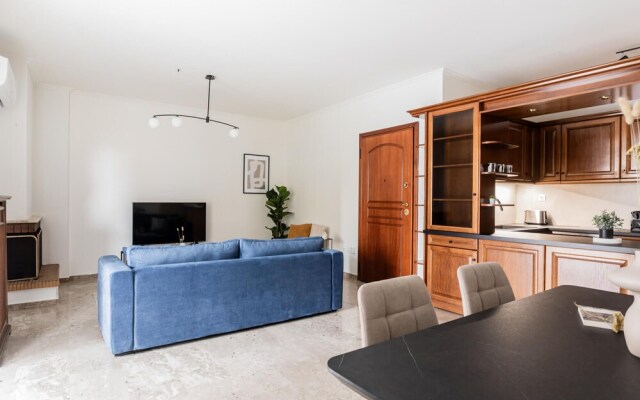 Faliro Sunlit 3BR Apartment