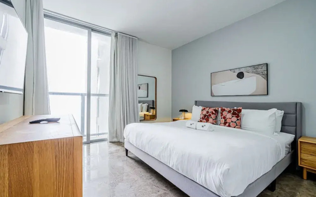 w Comfy 1BR w Fantastic Balcony in YOO