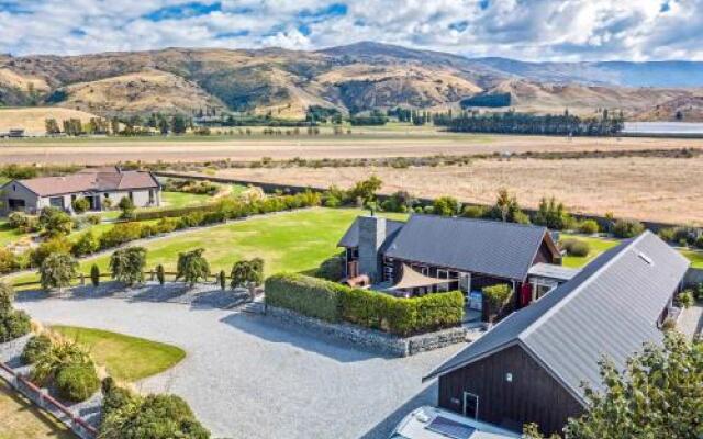 Rustic Lodge Bed & Breakfast