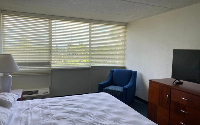 Miami Gardens Inn & Suites