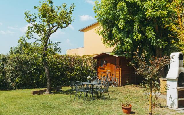 A Peaceful Farmhouse in Cortona with Swimming Pool