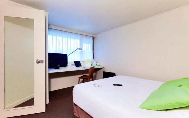 Campanile Besancon Nord Ecole Valentin