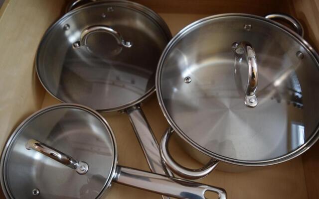 The Dew Drop Inn Motel