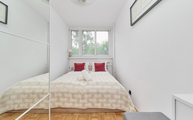 Cozy Zielińskiego Apartment by Renters