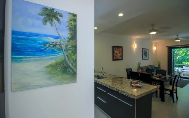 Chic Modern Condo Private Balcony Infinity Pool in the Complex Wellness-focused Community