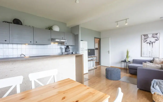 Apartment on the 8th Floor With Terrace