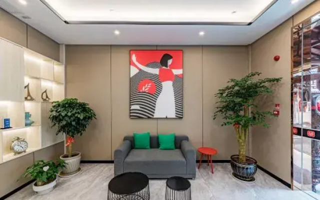 Junyi Chain Hotel (Zhongjing Road, Fengqiao Town, Zhuji)