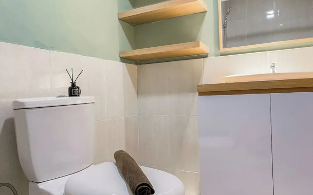 Restful And Homey 2Br At Meikarta Apartment