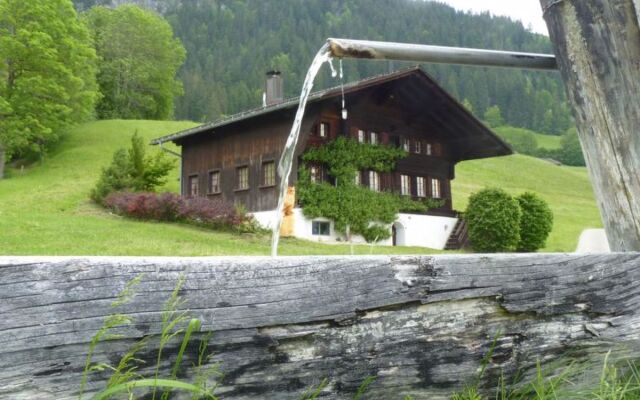 Aerneli, Chalet