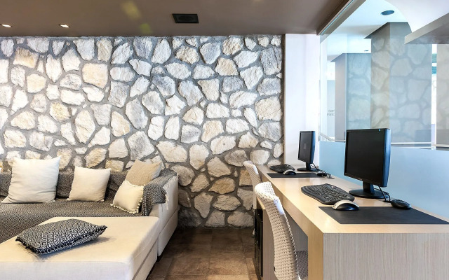 Memories Beach Hotel