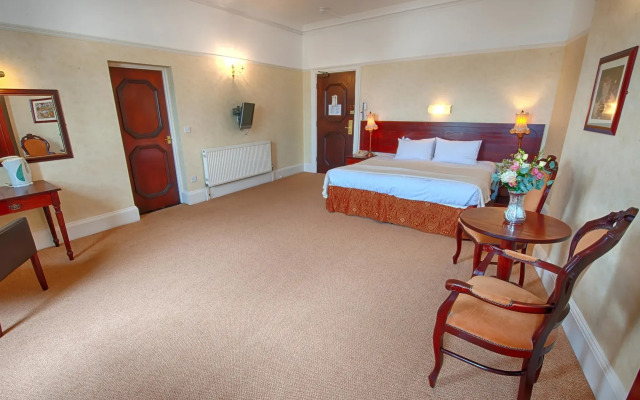 Queens Hotel
