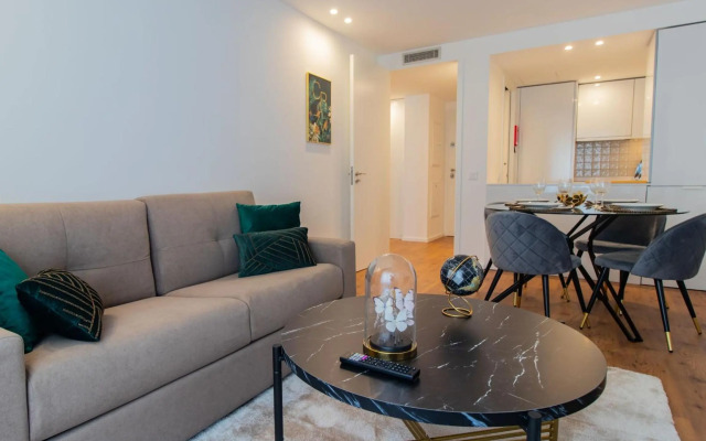 Stunning Apartment w/ Free Parking by LovelyStay