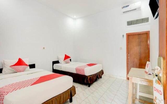 Super OYO 3261 Hotel Ratu