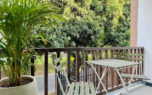 w Marvelous Loft w Fantastic Balcony in Cali